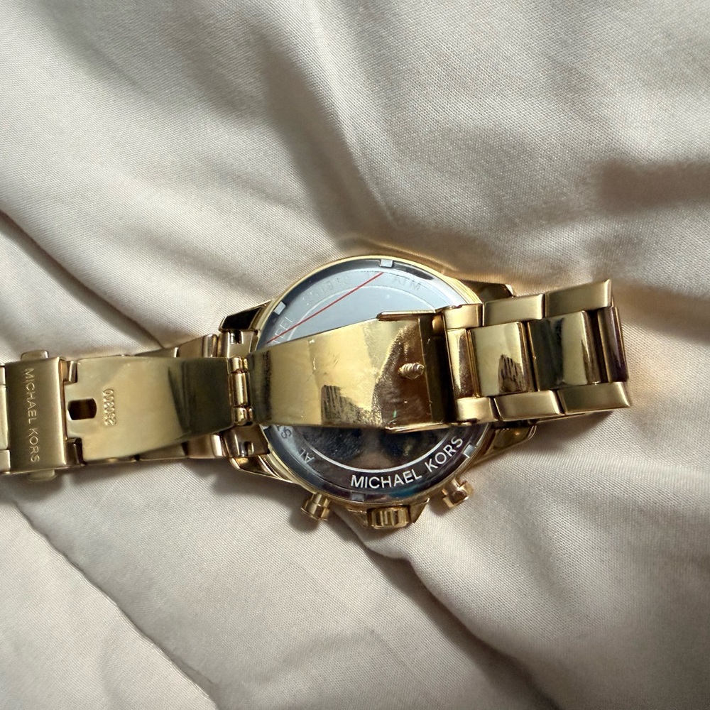 Michael Kors Gold Chronograph Men's Watch - Picture 5 of 6